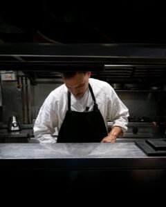 photo_5825765109010205685_y